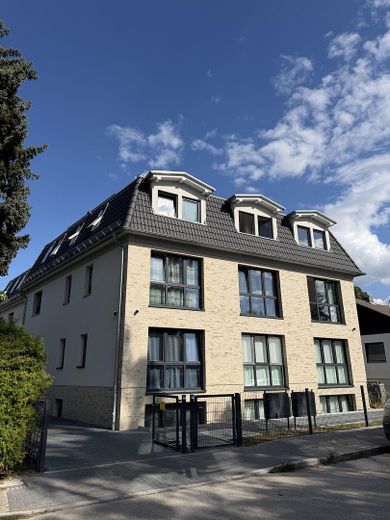 Moderno appartamento di nuova costruzione in posizione tranquilla e centrale a Berlino-Gropiusstadt! – Gebäude
