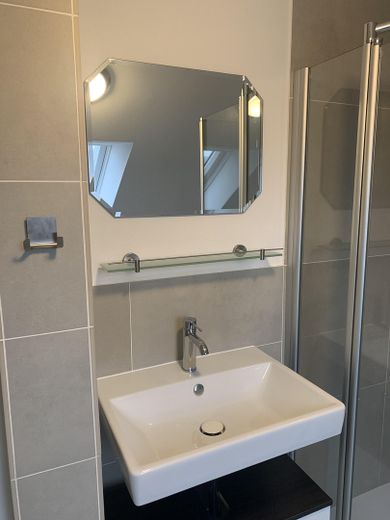 Accogliente appartamento di 3 locali a Tegernheim, cucina inclusa – Bad