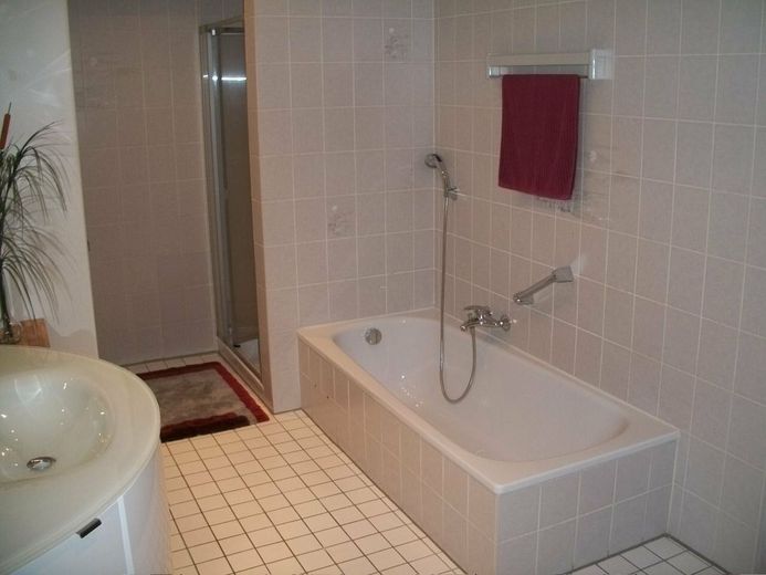 **Attraktives Mehrfamilienhaus mit drei hochwertigen Wohnungen - ideale Kapitalanlage** – Ansicht