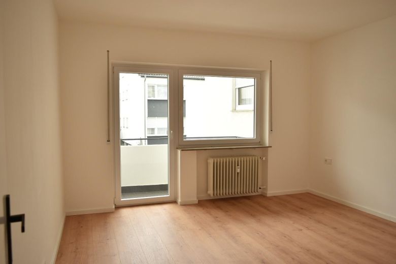 Bez prowizji: Nowoczesne mieszkanie blisko Starego Miasta – 3 pokoje, nowa kuchnia, 2 balkony i miejsce w garażu podziemnym – Schlafzimmer