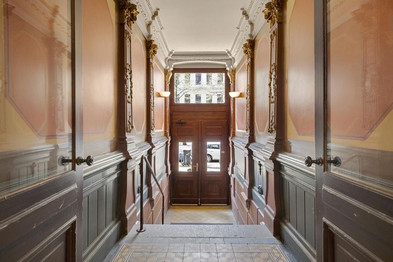 Elegante Altbauwohnung im Waldstraßenviertel - Erstbezug nach Sanierung - Provisionsfrei – Treppenhaus