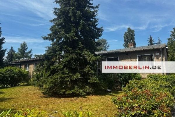 IMMOBERLIN.DE - Encantador bungalow con un jardín oeste de ensueño y garajes