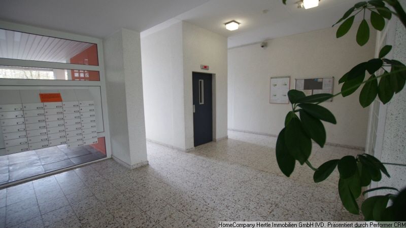 Großzügig  &  möbliert mit Balkon für 3-12 Monate in Zähringen – a2b49a99e6e37c069b1aae84f6e093d5f19f1f6b.jpg