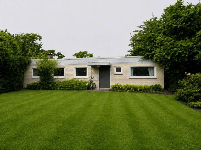 Bungalow mit großem Grundstück und viel Potenzial in außergewöhnlich ruhiger Lage – mögliche Umgestaltung
