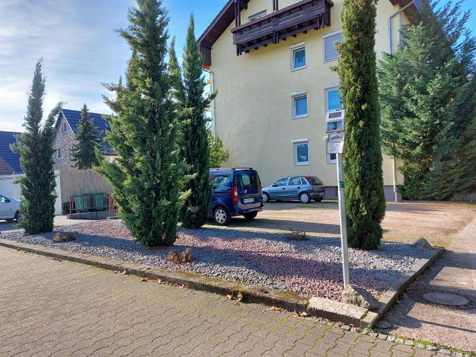 Piso reformado de 3 habitaciones con balcón y cocina equipada – Aussenansicht