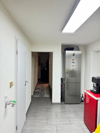 Charmante 4-Zimmer-Eigentumswohnung mit Balkon und moderner Ausstattung – Foto 1