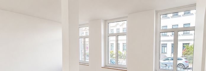 Lichtdurchflutetes Wohnzimmer