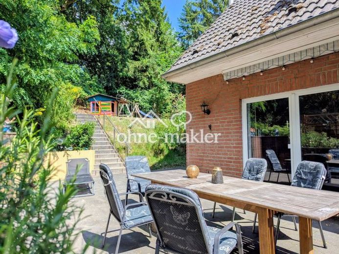 Wohnen fast wie im freistehenden Haus – Endreihenhaus mit großem, privatem Garten direkt am Wald – Foto 1