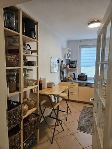 Diese gemütliche 3-Zimmer-Wohnung liegt zentral in Lübeck nahe der Autobahn – Küche