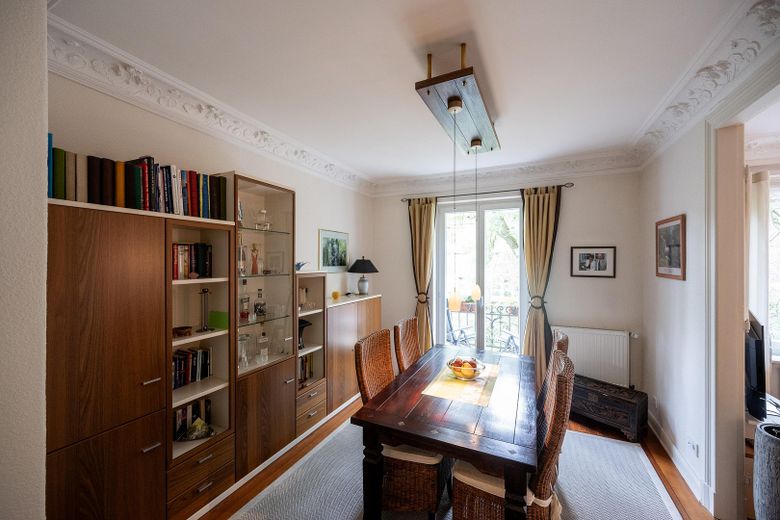 Bellissimo appartamento d'epoca in Ulmenstraße presso Stadtpark - da privato – Esszimmer Blick zum Balkon