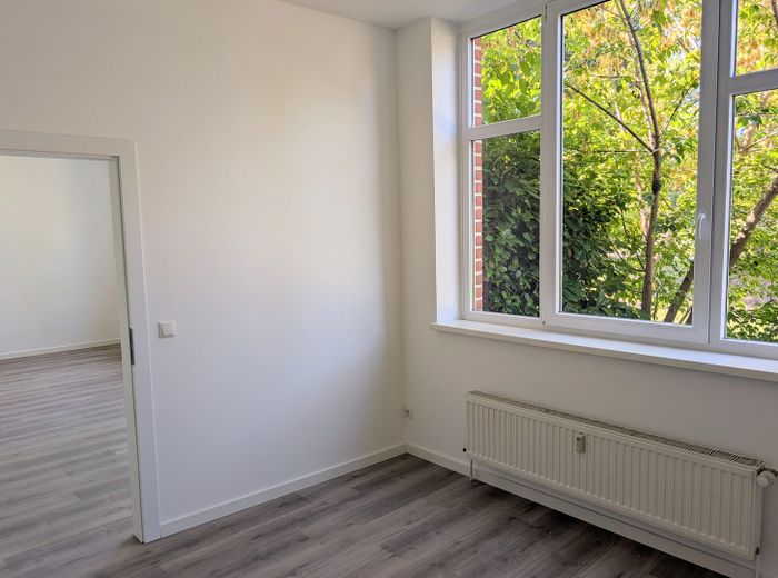 شقة من غرفتين جاهزة للسكن على السور في وسط مدينة غرايفسفالد – Schlafzimmer mit Abstellraum