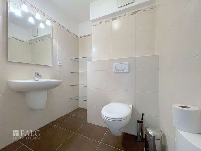 Viel Platz, viel Komfort - Gepflegte Maisonette-Wohnung samt Klimanlage im Herzen von Troisdorf! – separates WC