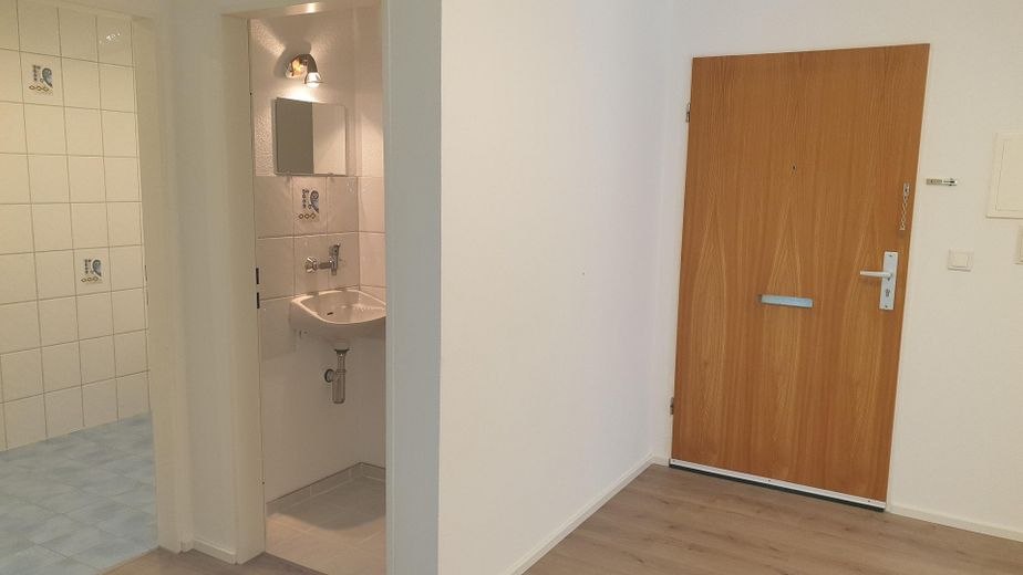 Schöne 3 Zimmer Eigentumswohnung in beliebter Lage Donauwörth Parkstadt – Diele / WC