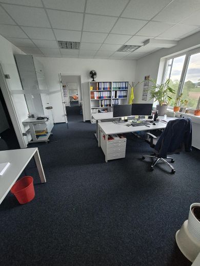 Halle sowie Büro- und Verwaltungsgebäude in Waltershausen – Foto 43