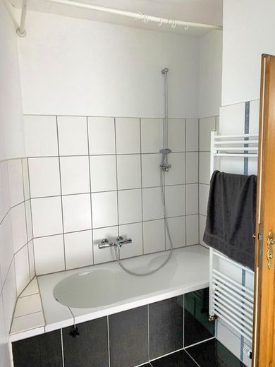 8 FH in zentraler Lage MA-Rheinau`s mit Renditeerweiterungs Potential – Badezimmer