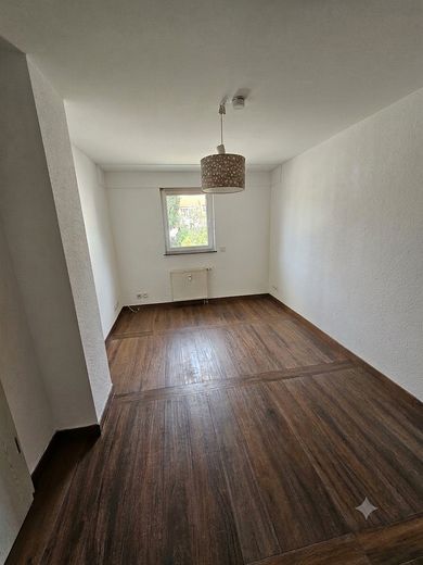 senza provvigione - elegante - a contatto con la natura : gioiello abitativo con infrastruttura perfetta – Schlaf-/Kinderzimmer Büro