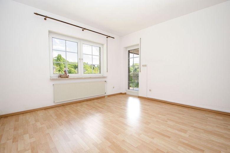 Großzügiges Einfamilienhaus mit Einliegerwohnung in ruhiger Sackgassenlage – Kastanienallee_06