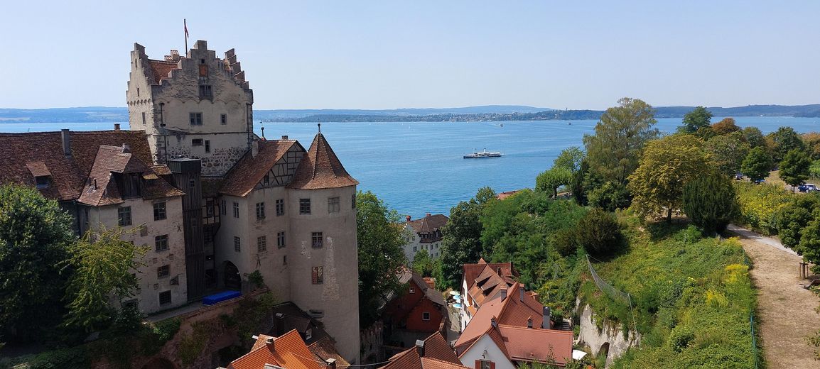 Quattro appartamenti completamente ristrutturati e di alta qualità sulle storiche mura cittadine di Meersburg, con vista da sogno – Foto 1