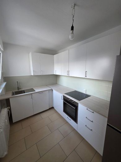 Renovierte 2-Zi-Whg in zentraler Lage von Frankfurt-Bergen Enkheim Stellplatz inklusive – Foto 5
