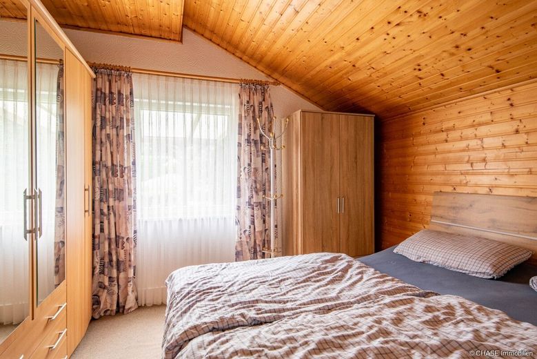 Traumhaftes Grundstück im ehemaligen Wochenendgebiet mit Massiv-Einfamilienhaus in Rehburg! – Schlafzimmer