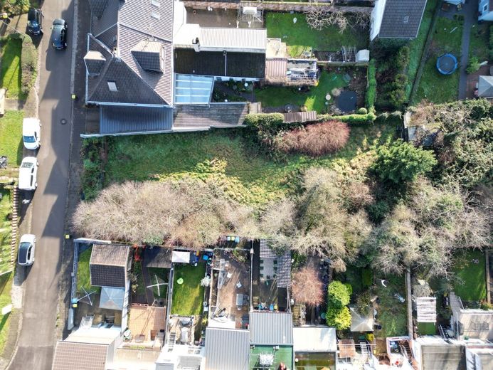 Großzügiges Baugrundstück mit Entwicklungspotenzial in Saarlouis-Roden – Bild 8