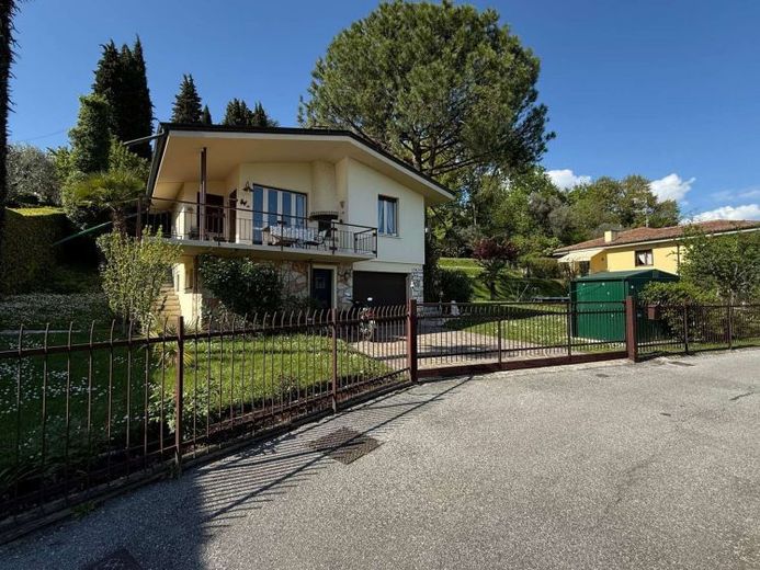 Kleine Villa zum attraktiven Preis und mit großem Potential am Gardasee – Foto 1