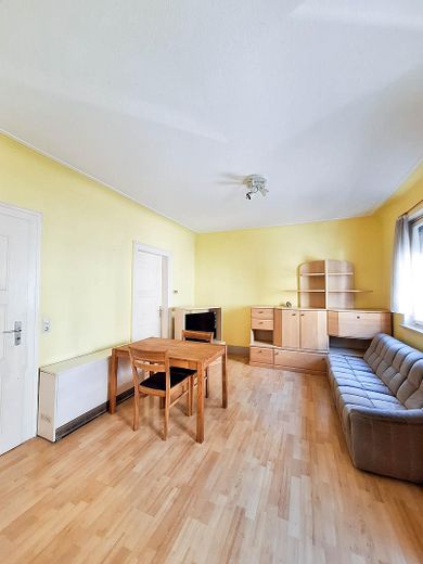 Świetne 3-pokojowe mieszkanie w Esslingen niedaleko zakładów Daimlera – w razie potrzeby wraz z umeblowaniem – Wohn- und Esszimmer
