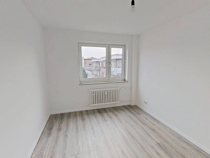 Moderne 3-Zi.-Whg. mit BALKON in Duisburg-Marxloh – Schlafzimmer II