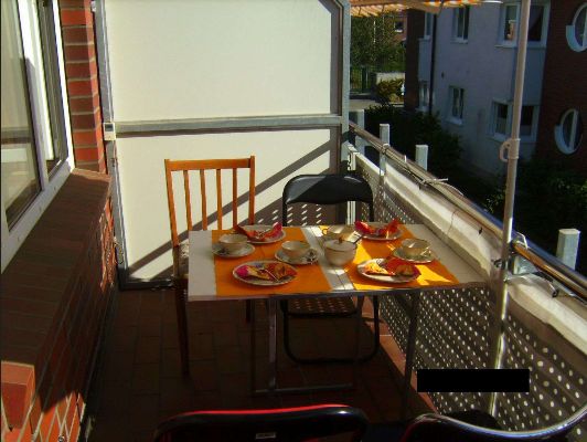 Vermietete 2-Zimmer-Wohnung mit Südbalkon & TG-Stellplatz in Top-Lage (Bj. 2001) – Balkon