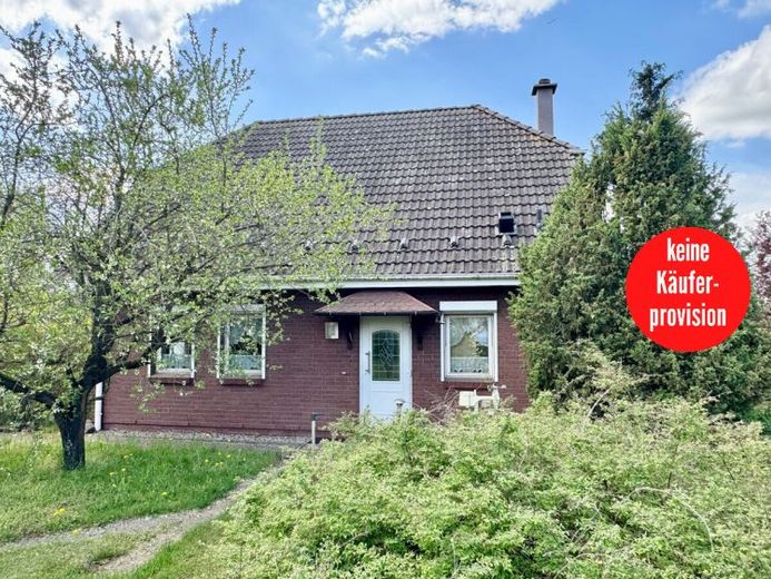 HORN IMMOBILIEN ++ Detached house in Warlin near Neubrandenburg – Foto 1