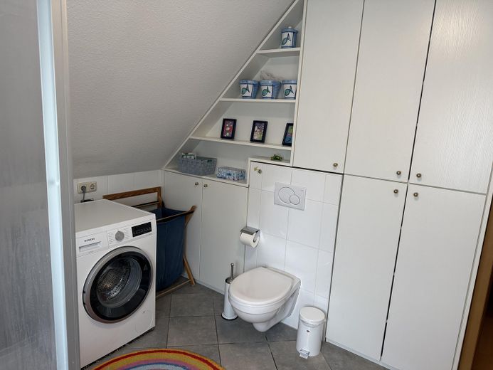 Bad OG, großer Einbauschrank