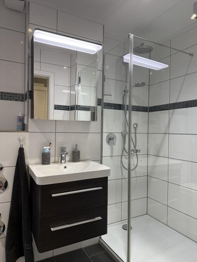 Arbergen | Appartamento di 4 locali | Ristrutturato completamente nel 2019 | Garage | Balcone esposto a sud con vista sul verde – Foto 12