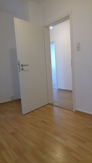 Topsanierte DG Wohnung, WG geeignet, Einbauküche, zentral – Foto 4