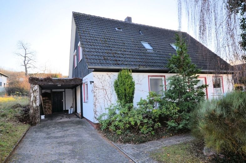 1-Familienwohnhaus mit Carport und Wintergarten in ruhiger Sackgassenlage – Heise Immobilien - 1-Familienwohnhaus mit Carport