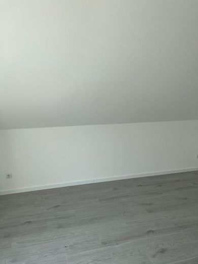 Moderne 3-Zimmer-Dachgeschosswohnung mit Balkon, Loggia &amp; Einbauküche in Karben in Karben-Burg-Gräfenrode – dachgeschoss_4