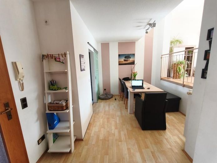 Reihenmittelhaus mit Garten und Carport in Etzelskirchen – Essbereich Bild 2