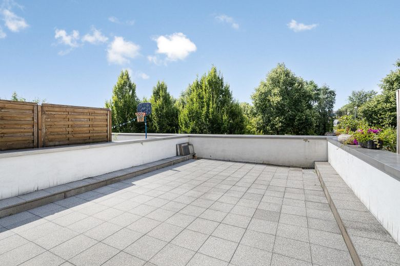 Bj. 2008 | Energieklasse B | Modernes RH mit Dachterrasse in Essen – Terrasse