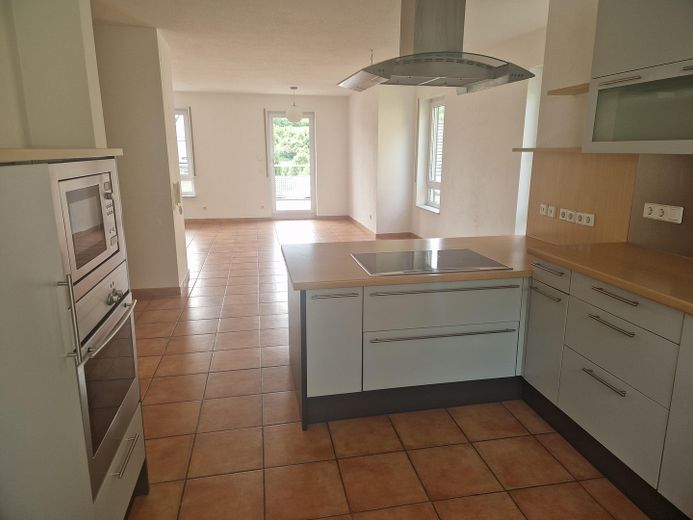 Küche mit viel Arbeitsfläche