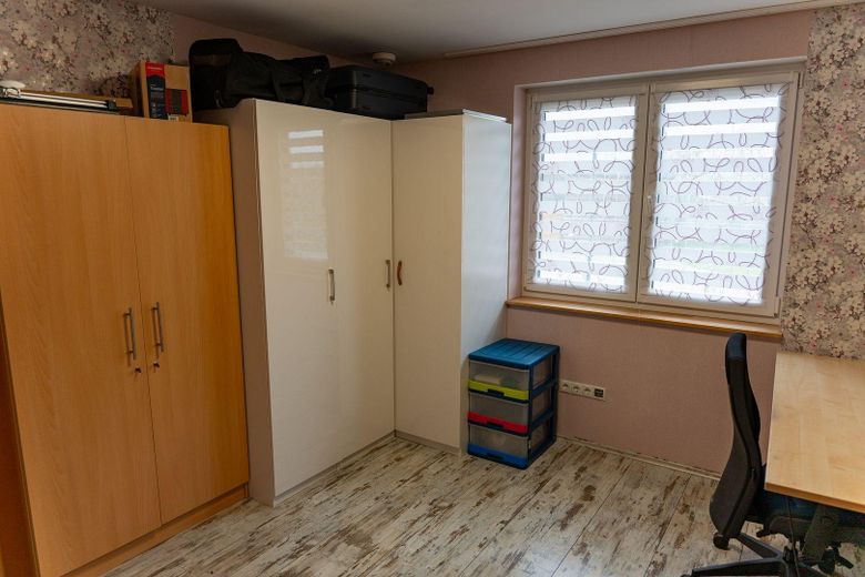 Vielseitige Gewerbeimmobilie in Wietmarschen OT Lohne: Halle, Büro & Wohnhaus – Arbeitszimmer EG- Haus