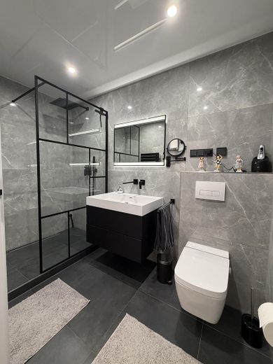 Exklusive, modernisierte 4 Zimmer Eigentumswohnung in Braunschweig Watenbüttel – Bad 1