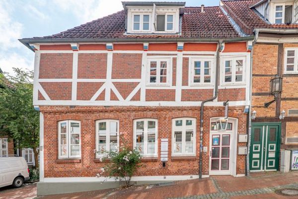 Kapitalanlage im Herzen von Stade – Wohn- und Geschäftshaus mit etablierter Kanzlei und laufenden Mieteinnahmen