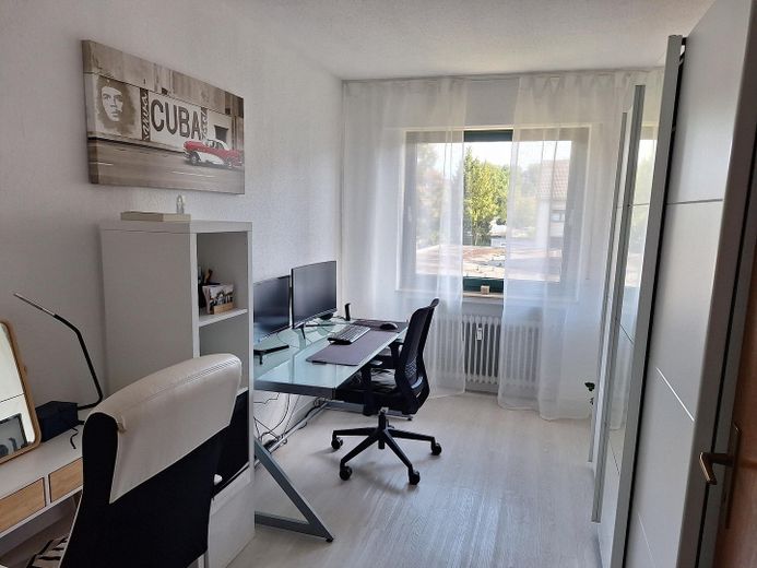wunderschöne sonnige Wohnung mit Balkon im begehrten Stadtteil Voxtrup in Osnabrück – Arbeits/Kinderzimmer