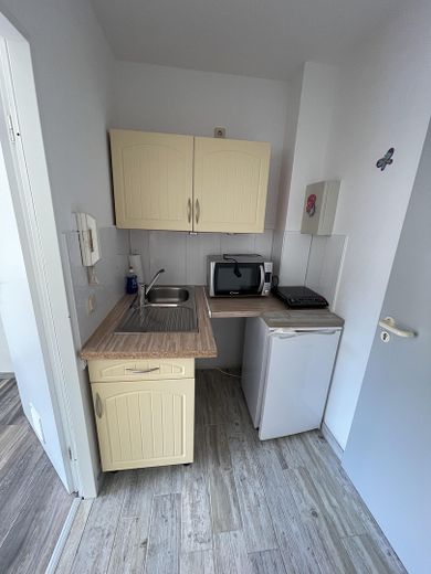 NEU renoviertes Appartement mit großem Balkon und EBK – Flur/Diele (Pantryküche)