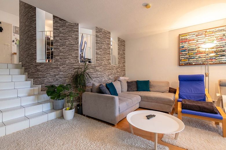 Wohnen mit Charakter - stilvolle Split-Level-Wohnung mit 3,5 Zimmern in Riedstadt-Crumstadt – V560-2613-4