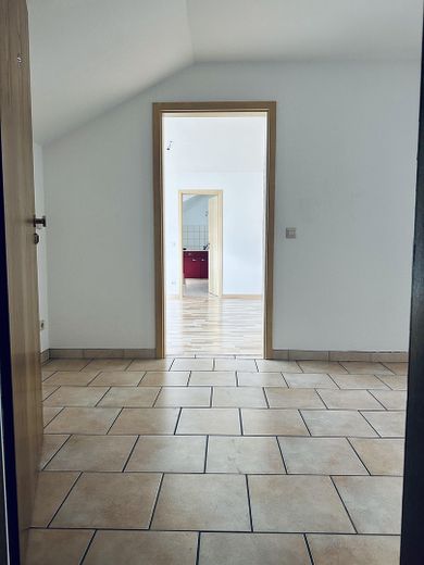 Appartement 4 pièces avec cuisine et garage à Coblence-Sud – Eingangsbereich