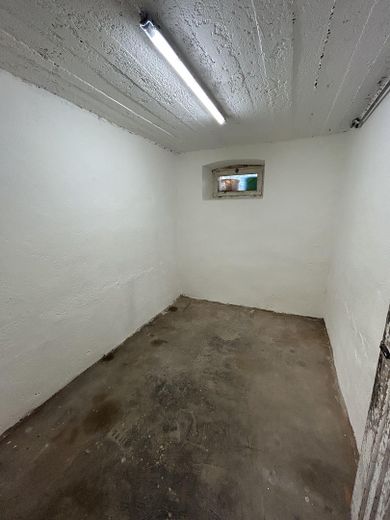 Kernsanierte 4-Zi-Altbauwohnung mit Balkon im Herzen Bambergs – Kellerabteil