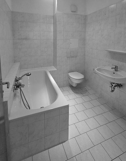 Luminoso y amplio apartamento de 2 habitaciones, rentabilidad del alquiler del 14% – Foto 9