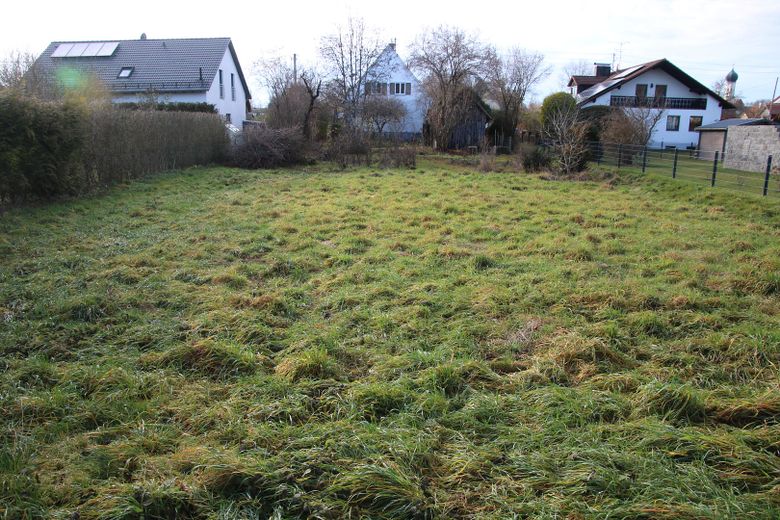 Schönes sonniges Baugrundstück in absolut ruhiger Lage – Blick von Osten