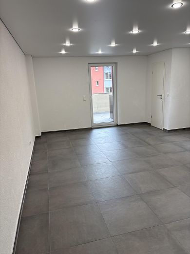 Kernsaniert & Bezugsfertig: Helle 3-Zimmer-Wohnung provisionsfrei abzugeben – Foto 2
