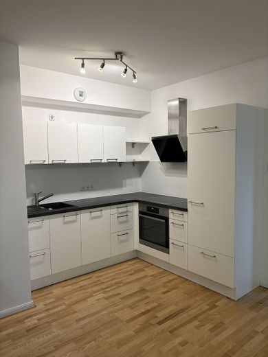 Köpenick'te bahçe parseli olan aydınlık 2,5 odalı daire – Küche